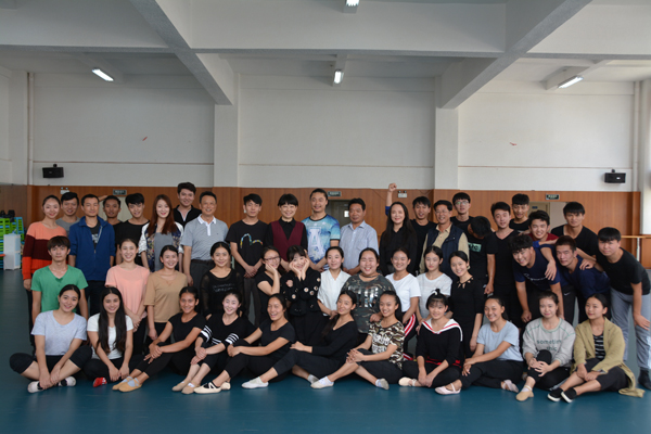 http://www.qjnu.edu.cn/upload/images/2016/9/2715936452.JPG