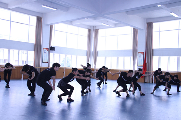 http://www.qjnu.edu.cn/upload/images/2016/10/101110221.jpg