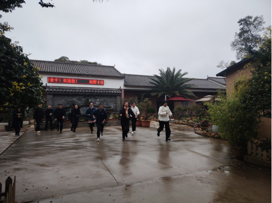 )3}P}~RL{`F9}X(7WB[]RJC